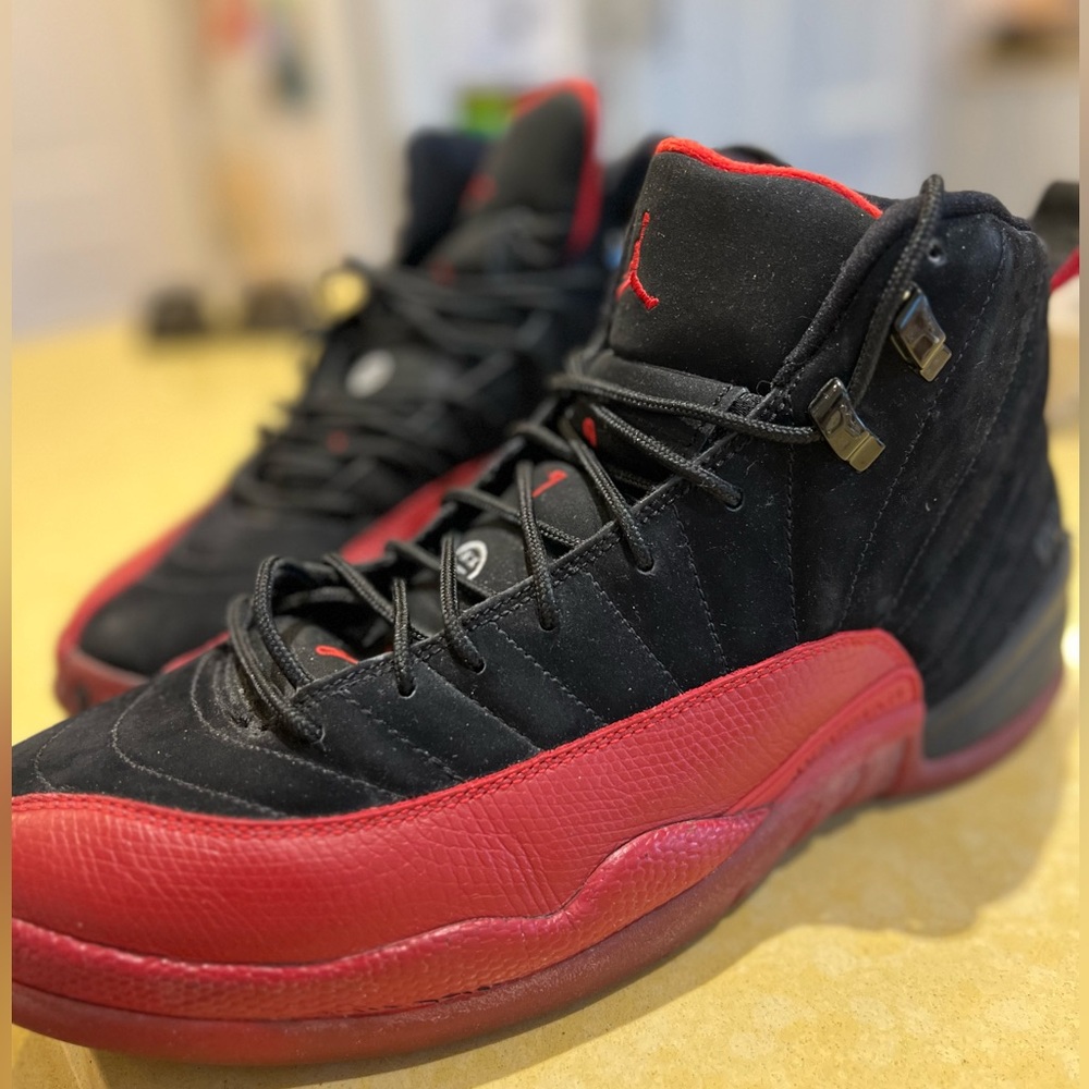 Jordan retro 12 Flu Game OG 100 authentic